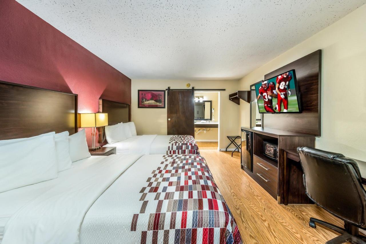 Red Roof Inn & Suites Wapakoneta Екстериор снимка