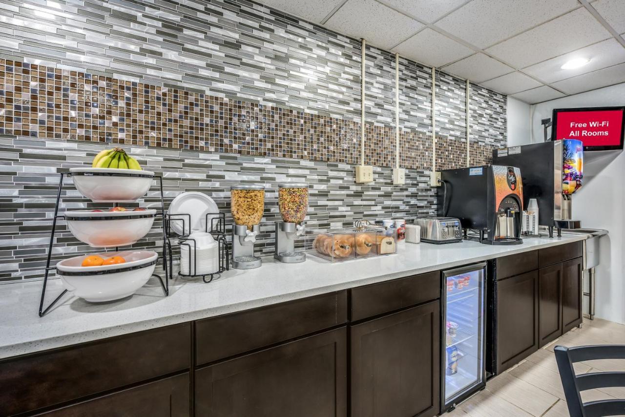 Red Roof Inn & Suites Wapakoneta Екстериор снимка