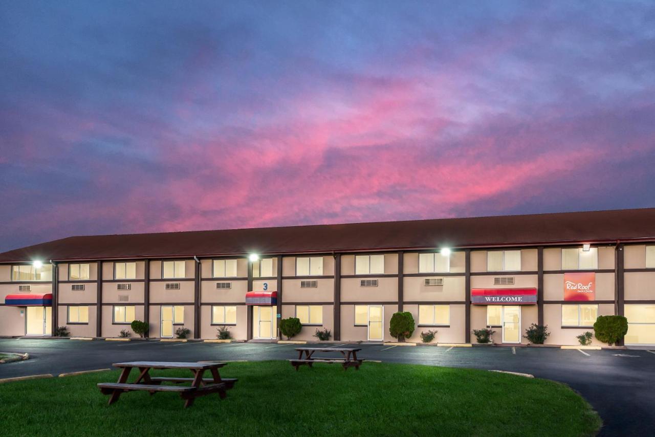 Red Roof Inn & Suites Wapakoneta Екстериор снимка