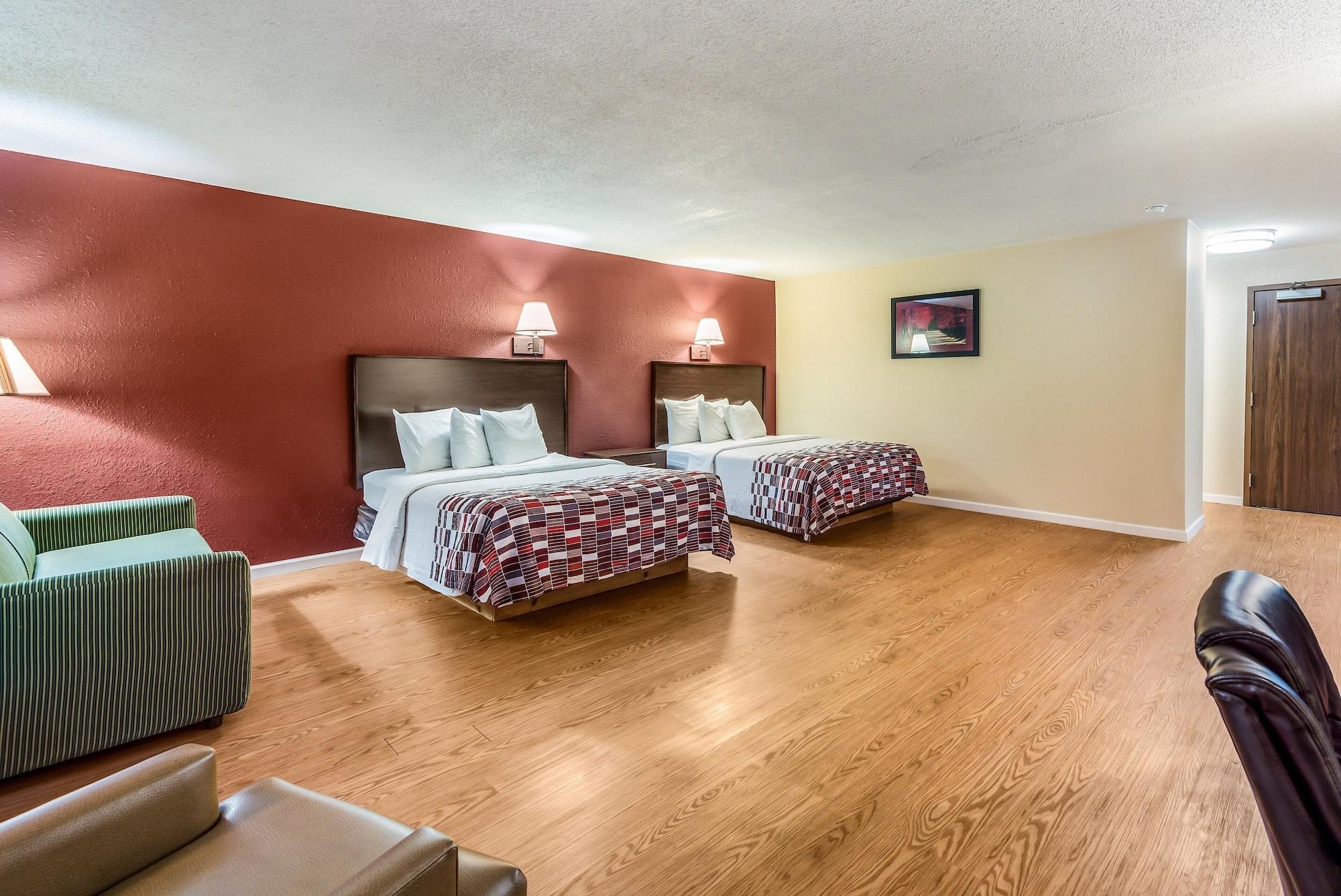 Red Roof Inn & Suites Wapakoneta Екстериор снимка