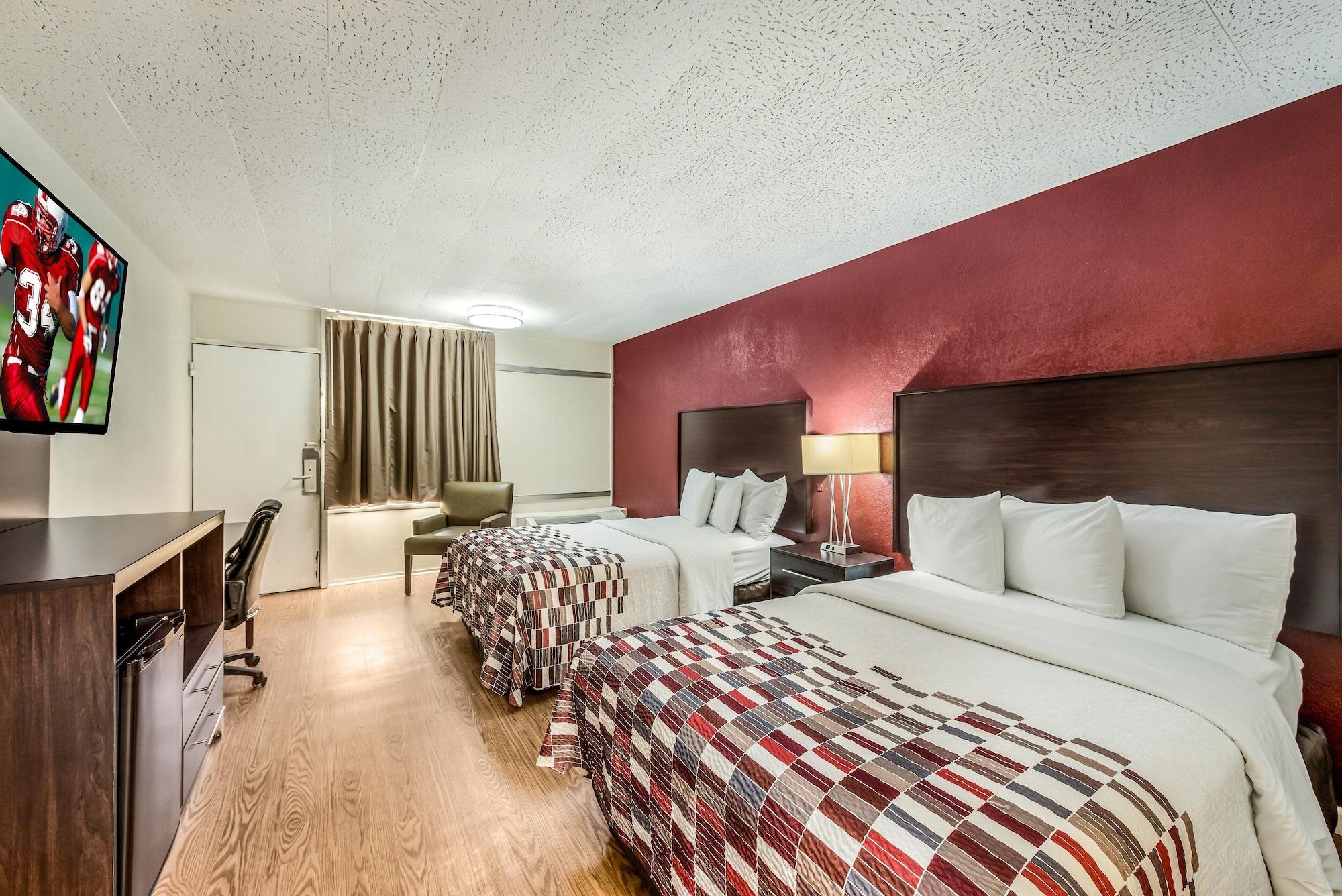 Red Roof Inn & Suites Wapakoneta Екстериор снимка