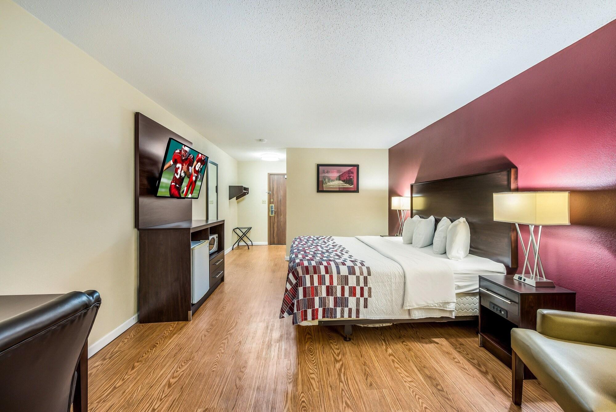Red Roof Inn & Suites Wapakoneta Екстериор снимка